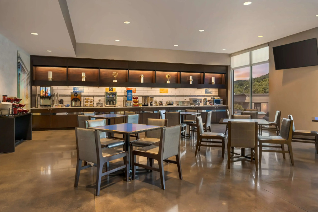 GLo Hotel Asheville-Blue Ridge Parkway