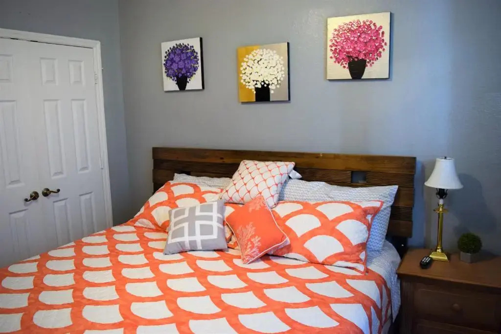 3 Bedroom Resort Style Condo, 3 Miles to Disney