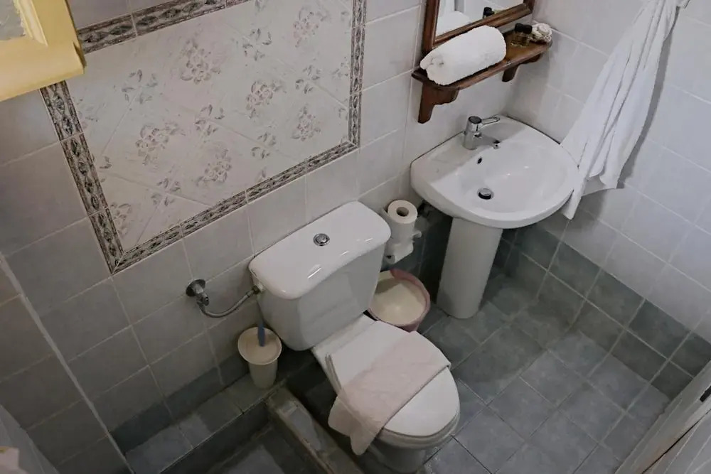 Ailouros summer hotel