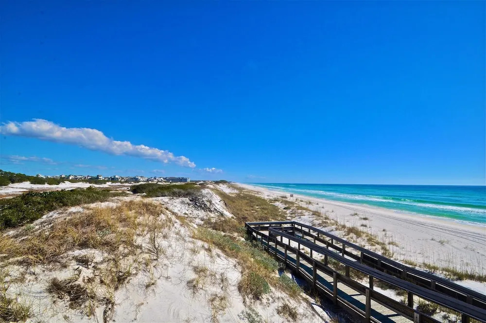 Beach Retreat 3 Bedroom Condo By Coastal Dreamin