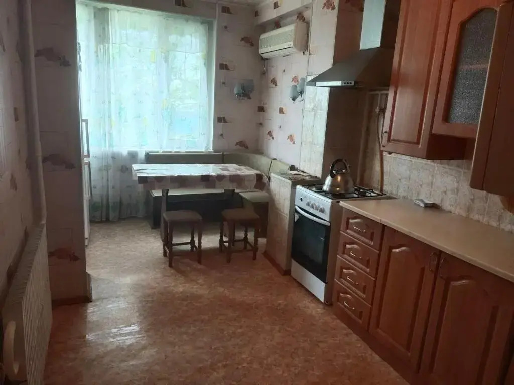 2х комнатная кв., 11 мкр., 2 этаж