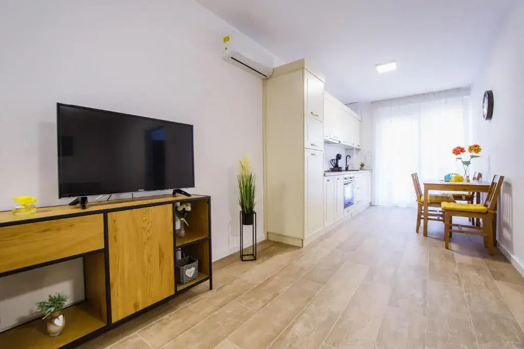 Lovely Home at West Residence