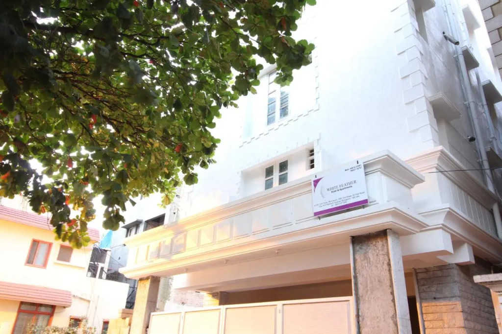 Hotel White Feather