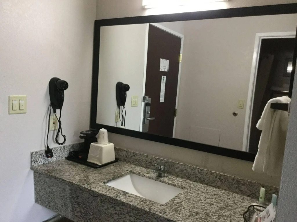 Motel 6 Lancaster