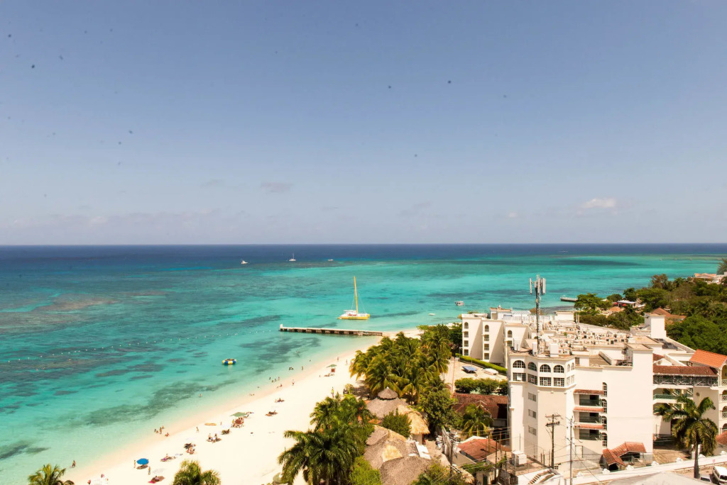 Baywatch Beach at Montego Bay Club
