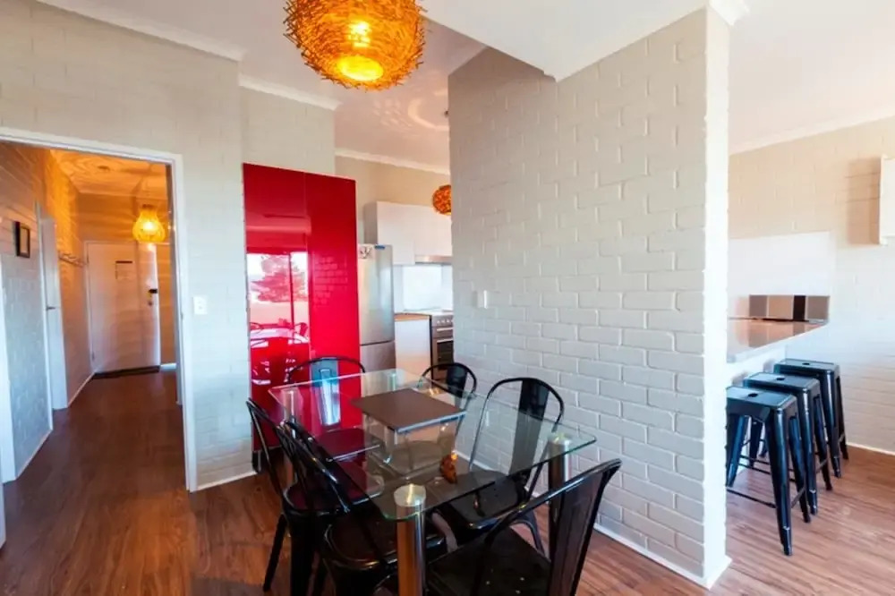 Summit 9 - Modern and stylish newly renovated apartment