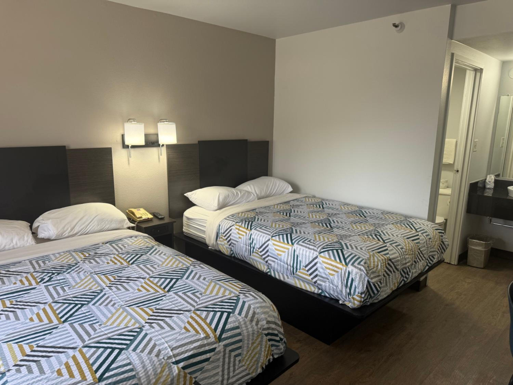 Motel 6-Des Moines, IA - North