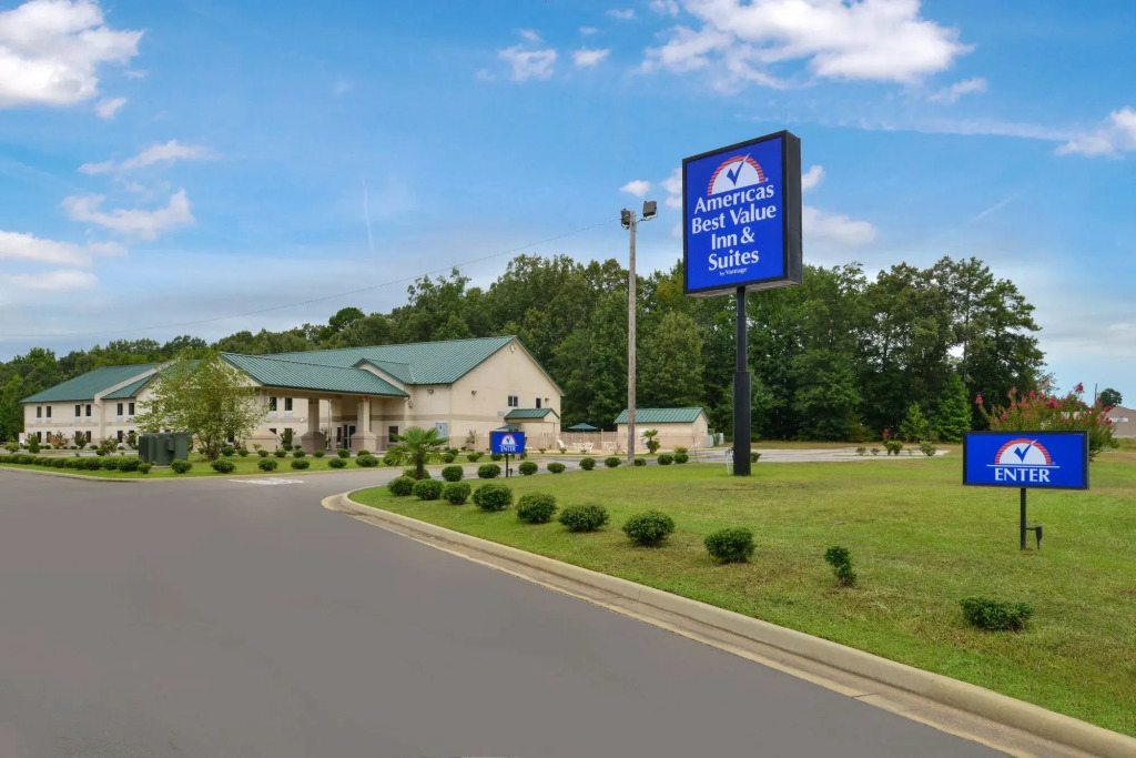 Star City Inn & Suites