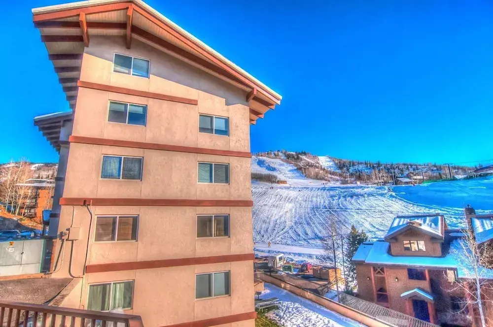 Lift Tickets Ski In Access & Hot Tub, Perfect For Couples