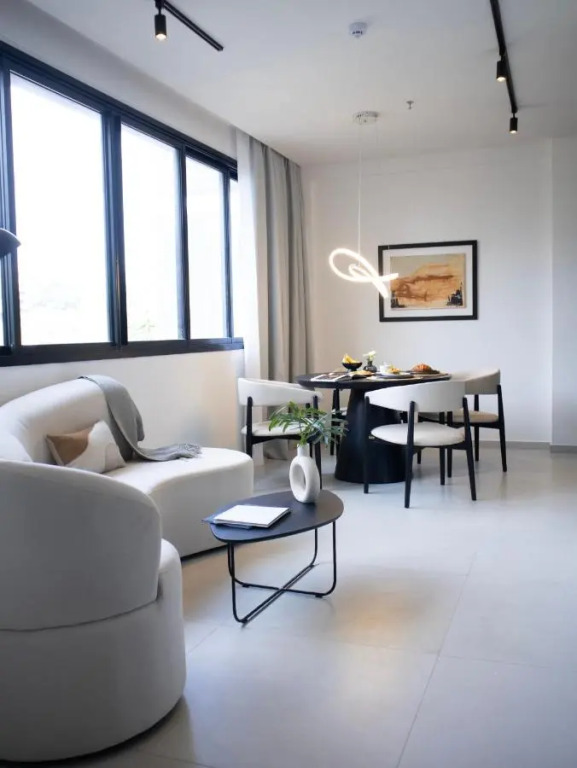 Divina Tower
