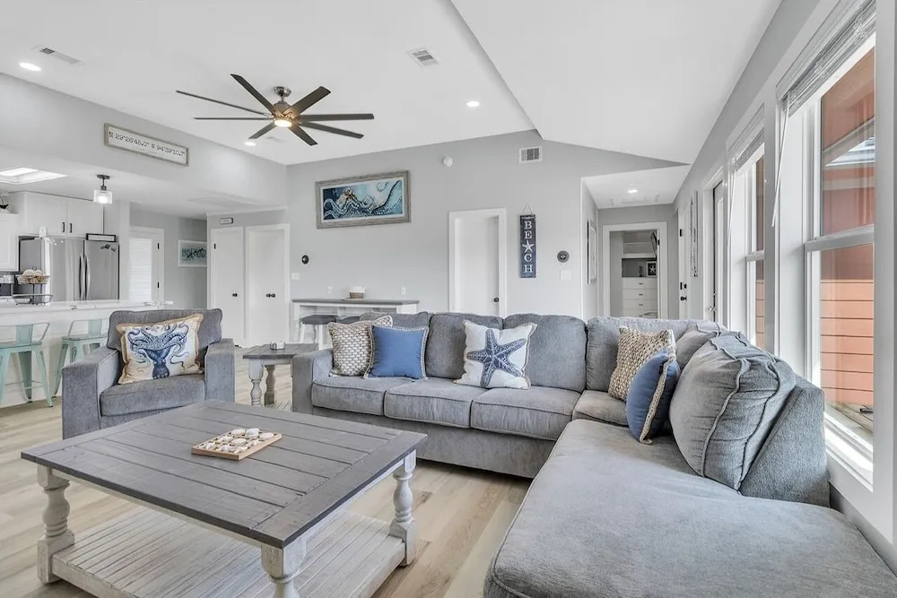 A Lil' Tipsea 4 Bedroom Home by RedAwning
