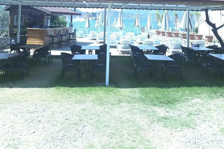Maskot Beach