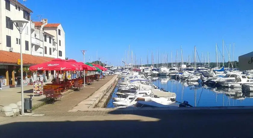 Apartment Cervar 1