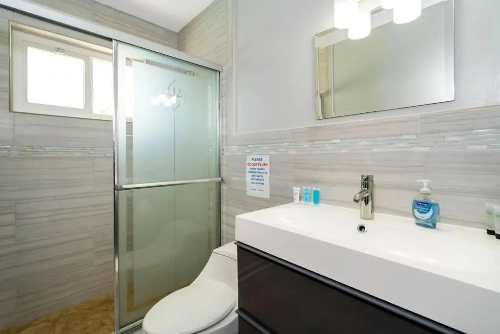 Tranquil Retreat with HEATED POOL Minutes to the Beach