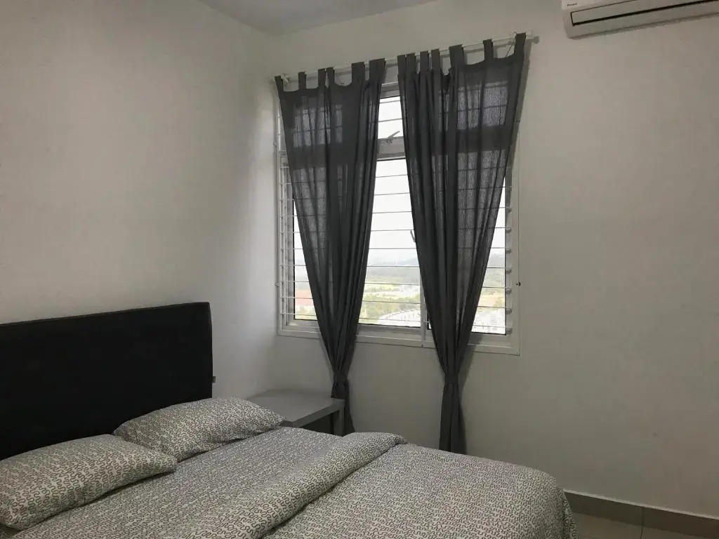 SINGGAH Putrajaya - 3 Bedrooms with Pool and KL View