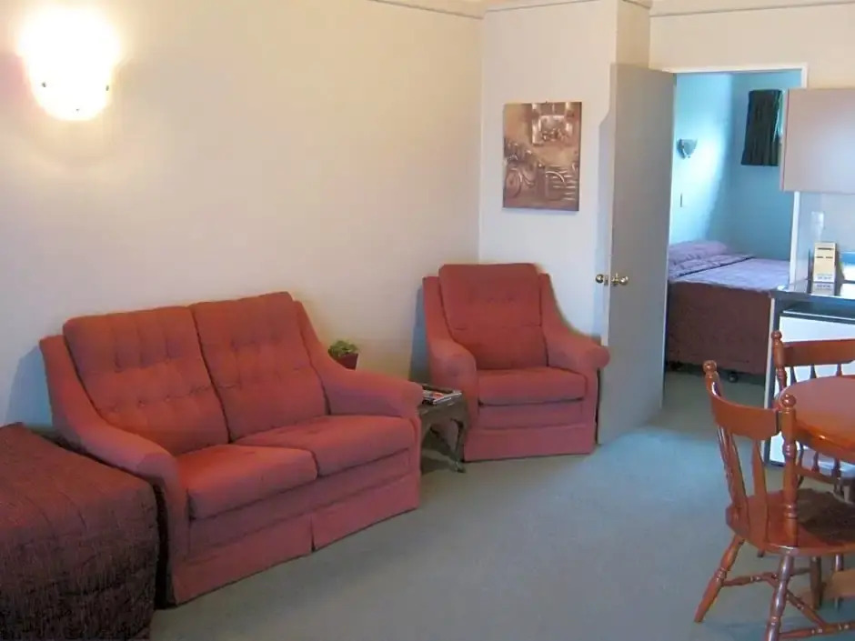 Blue Dolphin Motel