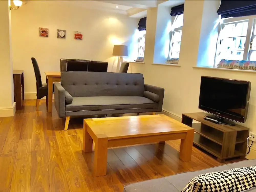 Stylish Apartments in Victoria & Westminster