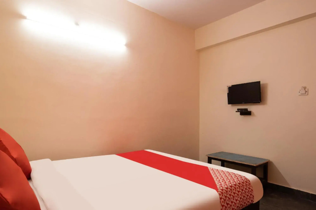 Sonika Grand by OYO Rooms