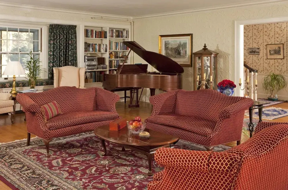 Applegate Inn