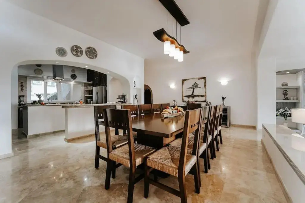Villa Corona 6 BR Luxury Mansion