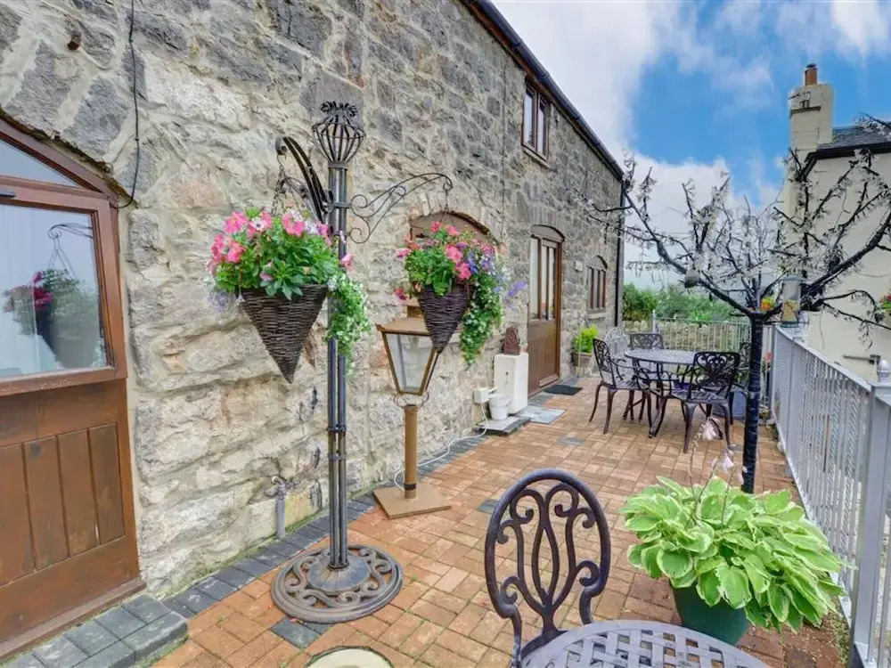 Scenic Holiday Home in Abergele With Terrace, Garden, Pond