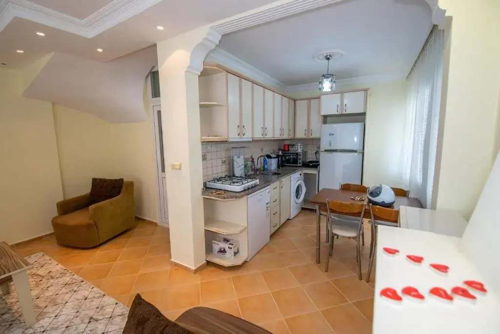 Sahile Yakın Havuzlu Villa 6+2 kişilik