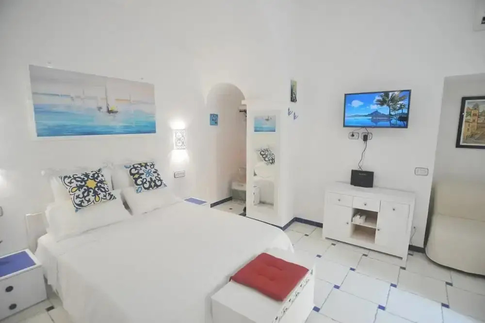Art House in Amalfi Historical Center Near Beach