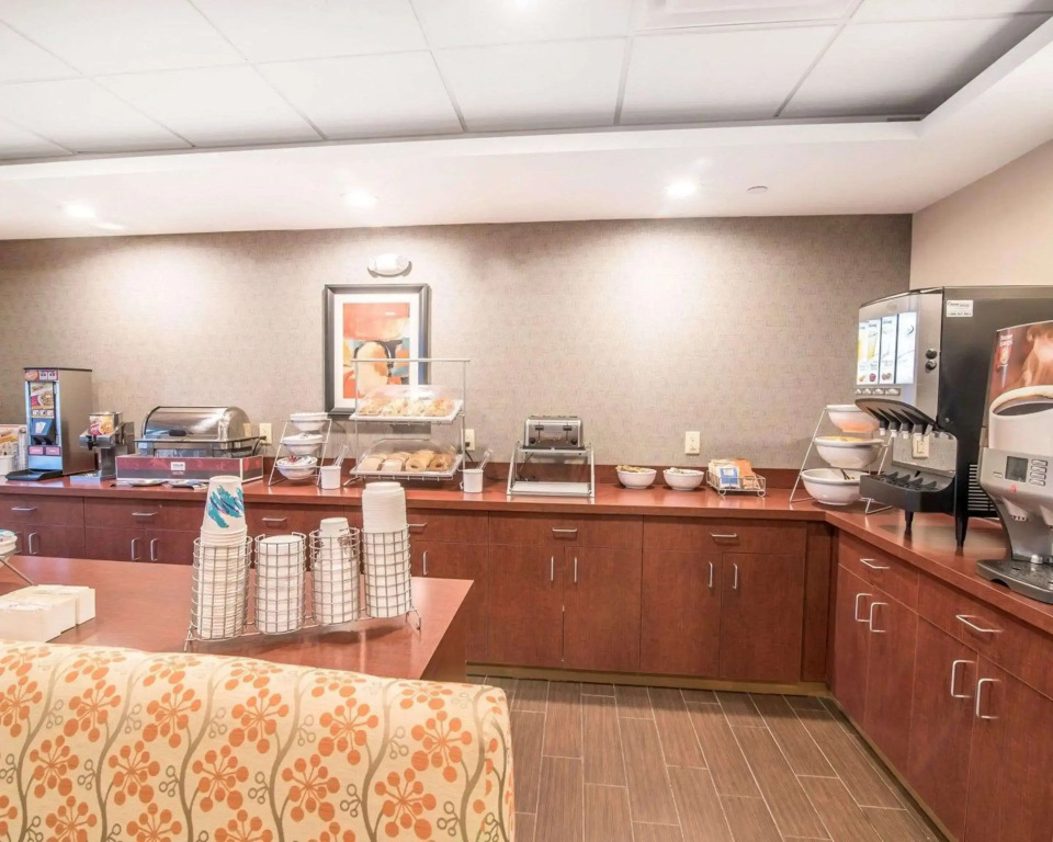 Comfort Inn & Suites Brattleboro I-91