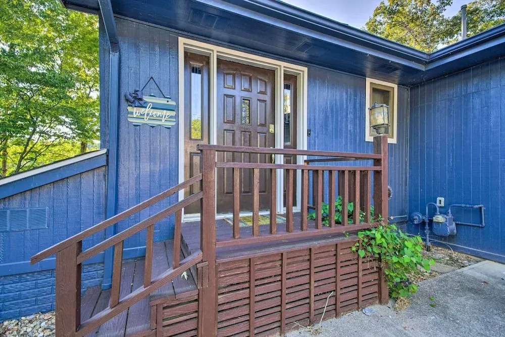 Boat Dock + Slides: Lakefront Gravois Mills Home