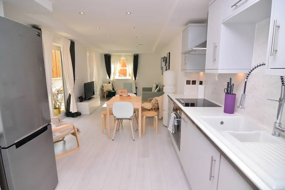 MACARENA WHARF Apartments