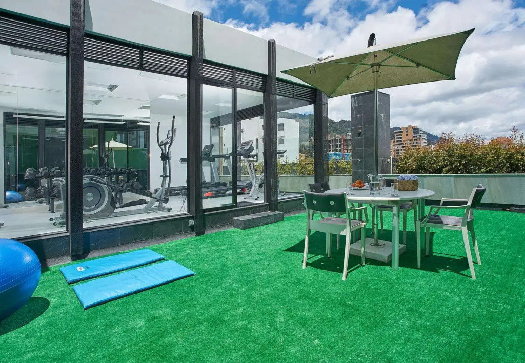 Hotel 100 Luxury Suites by Preferred
