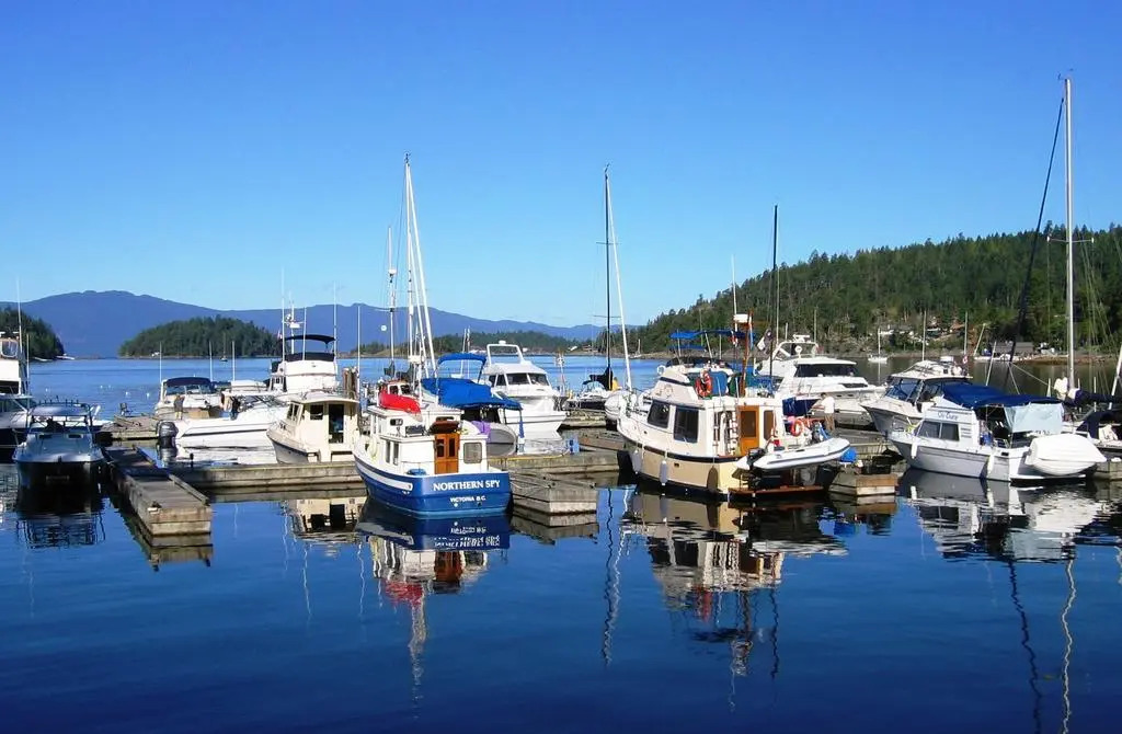 John Henrys Marina and Resort