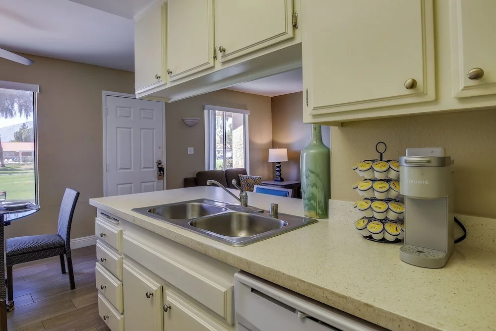 2 Mi to Coachella & Stagecoach: Condo w/ Pool