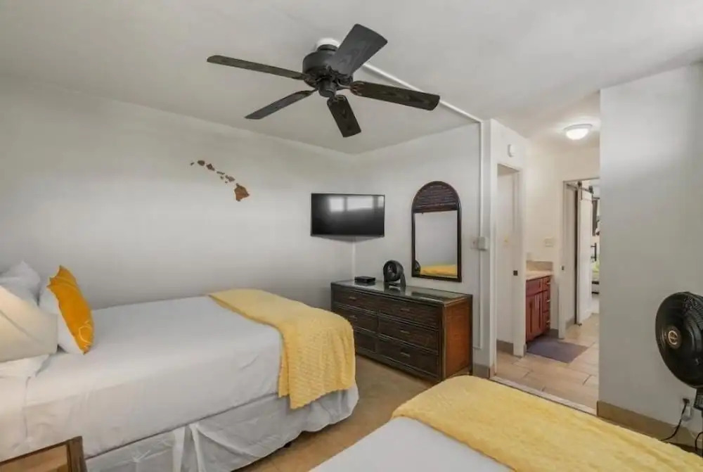 Kamaole Nalu, #303 2 Bedroom Condo by RedAwning