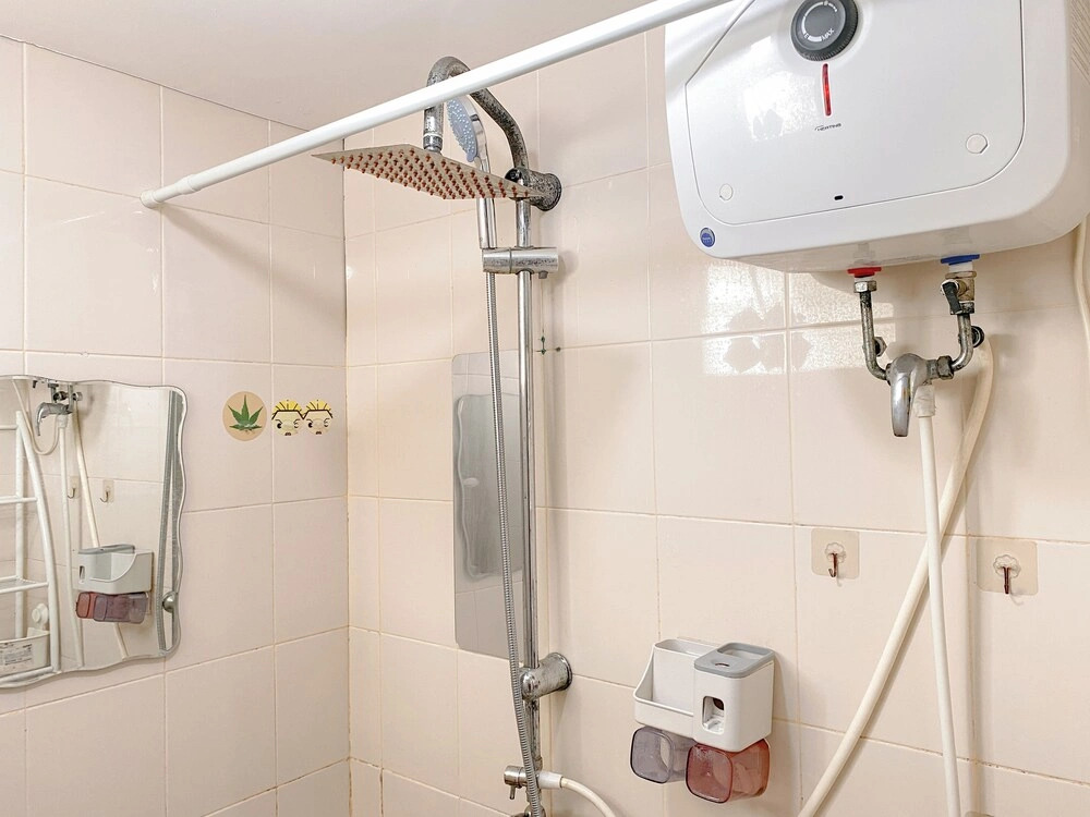 Restful And Tranquil 1Br At Apartment Bassura City