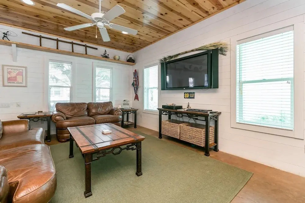 4BR Village Walk House, Pool by RedAwning