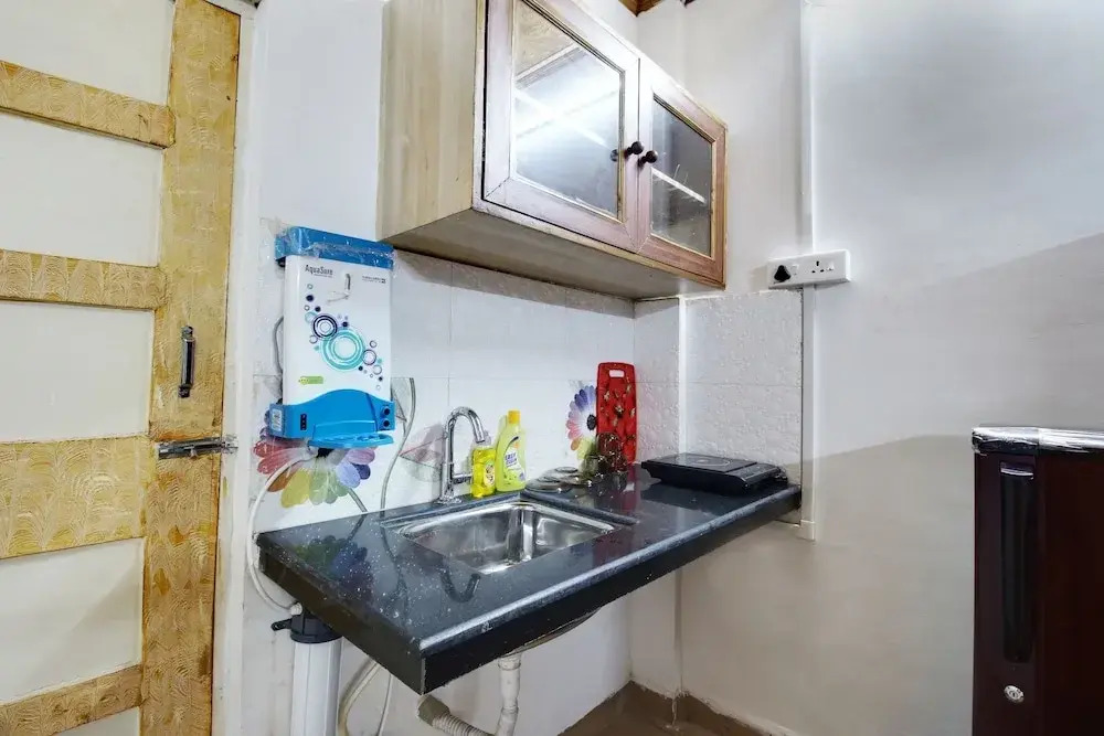 Oyo Home 23417 Elegant Studio
