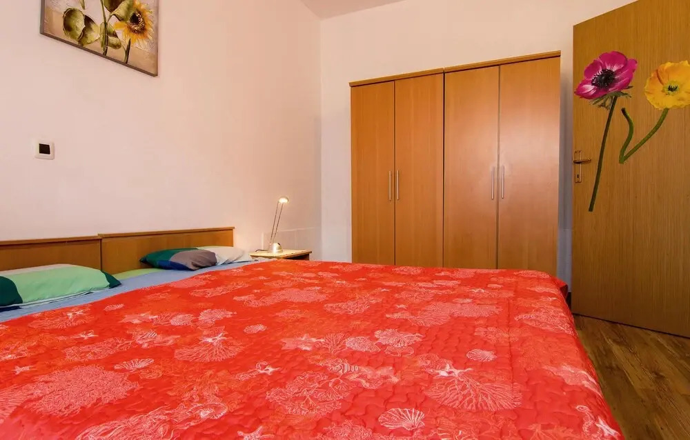 Stunning Apartment in Valbandon With Outdoor Swimming Pool, Wifi and 2 Bedrooms