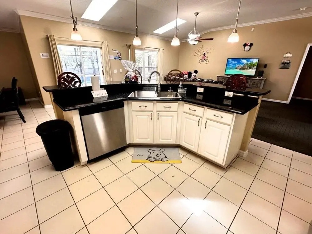 Wow! Themed Home 4 Bd Pool 12 Miles To Disney 4 Bedroom Villa by Redawning