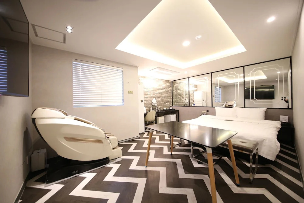 Hotel 24st Prestige