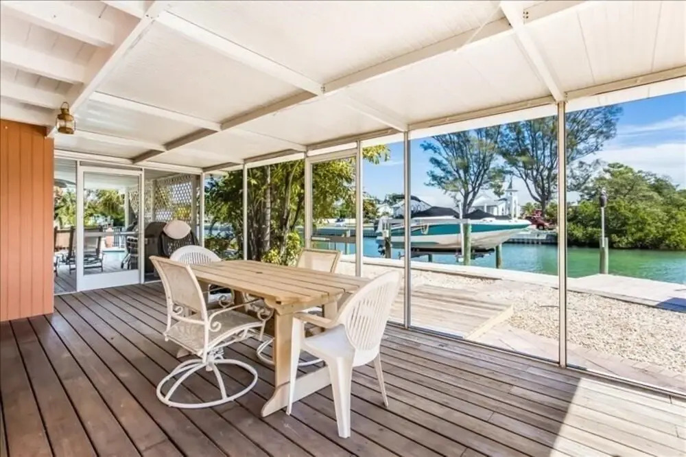 Island Priva-sea 3 Bedroom Home by Redawning