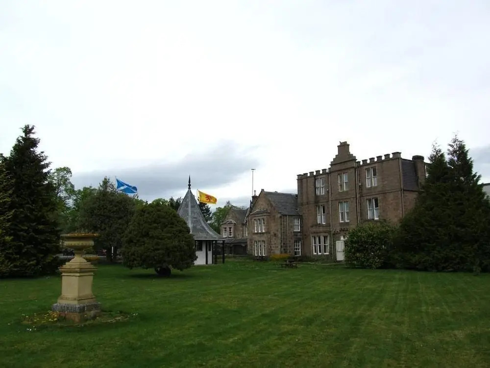 Huntly Arms