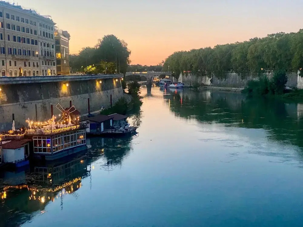 Apartment Near the Colosseum, With Metro Line A a 2 Minutes Walk Away