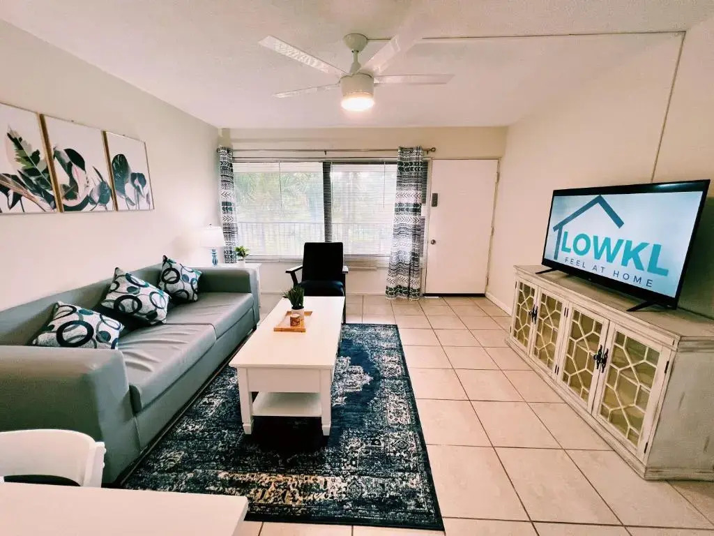 Riverwatch Apartments By Lowkl