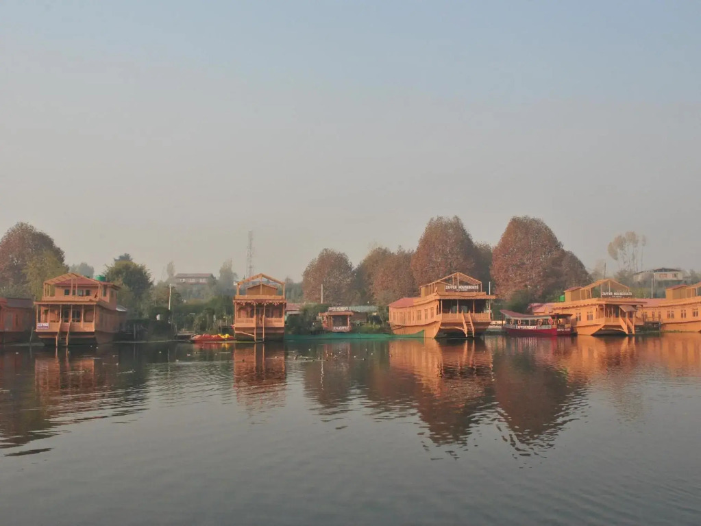 Zaffer Houseboats