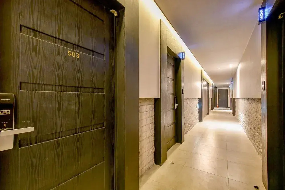 French Code Hotel