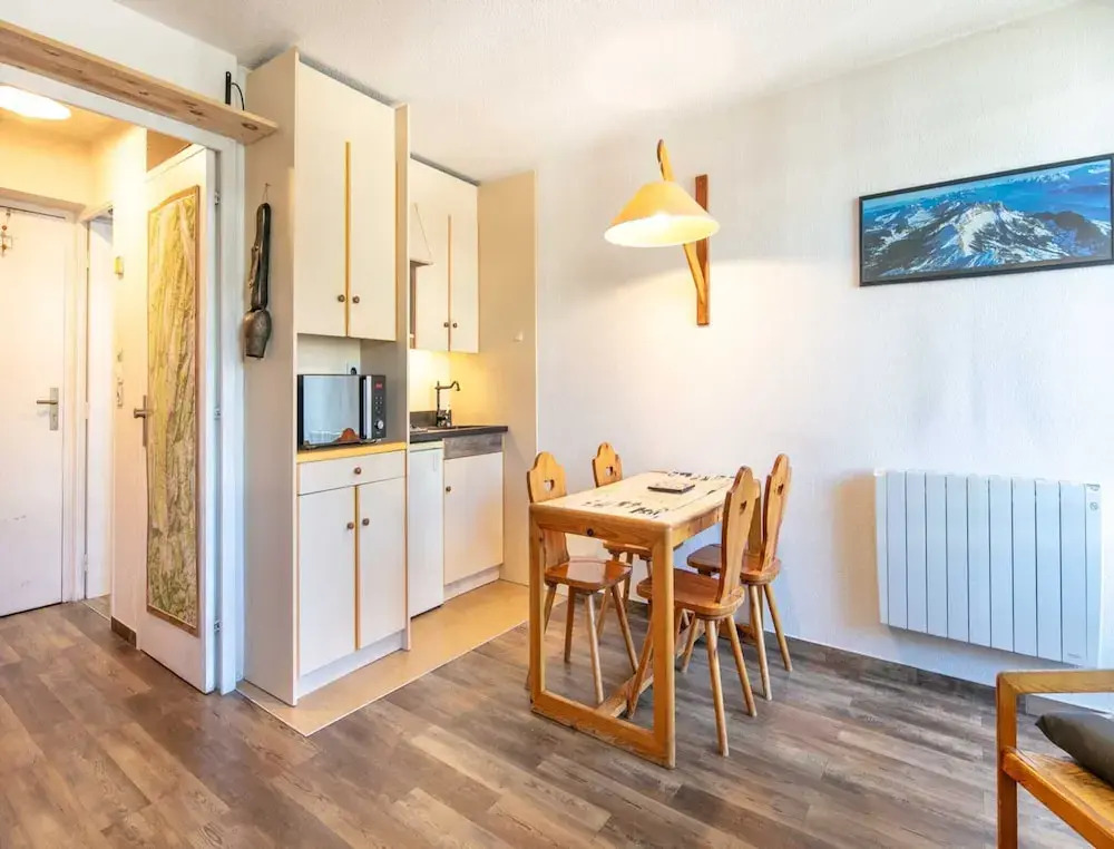 Cosy Mountain Retreat for 4 Guests