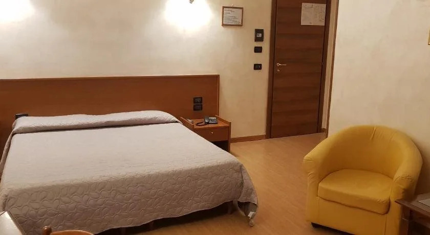 Hotel Holiday