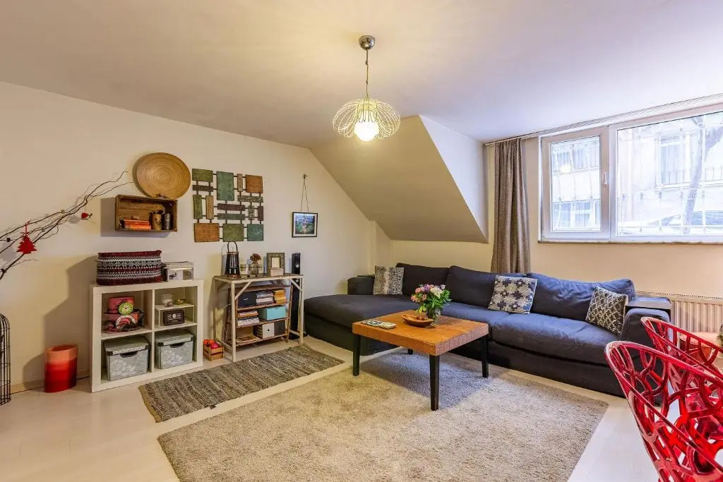 Cozy and Eclectic Apartment near Trendy Attractions of Tesvikiye