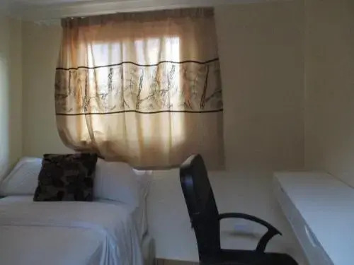 Avon Garden Apartments